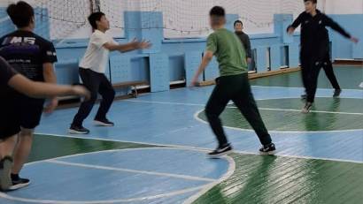 Мектебімізде жоспарға сәйкес қысқы демалысты тиімді пайдалану мақсатында 6-11 сынып оқушылары арасында баскетболдан жарыс өтті. 