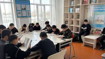 “ Балалар кітапханасы”, “ Оқуға құштар мектеп” жобасы аясында “ Оқитын адам - табысты адам” тақырыбында оқушылар кітапханада өздері оқыған шығармаларды мазмұндап айтып берді.