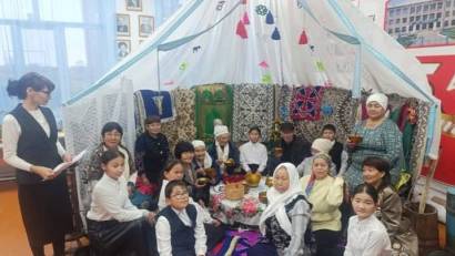 Отанға деген құрметін қалыптастыруға, сондай-ақ тұлғаның жан-жақты дамуына қолайлы орта жасауға негізделген. Балаларды бүгін тәрбиелей отырып, біз болашақ Қазақстанды бірге қалыптастырамыз.